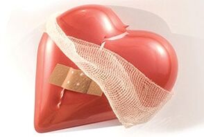 Osteochondrose der Brustwirbelsäule wirkt sich negativ auf das Herz aus. 